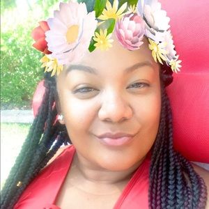 Meet your Posher, Monica